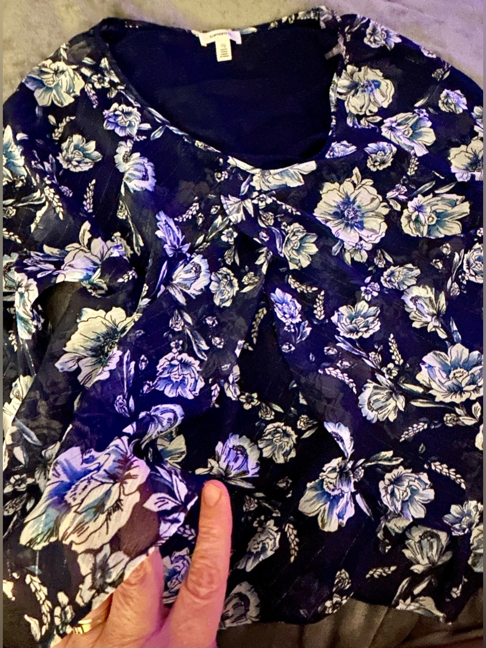 New Tamara H blouse, loose sleeves, sits above wrists. Elastic cuffs. Glitter. L - Picture 8 of 16